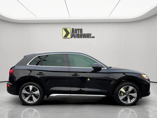 2022 Audi Q5 40 Premium Plus