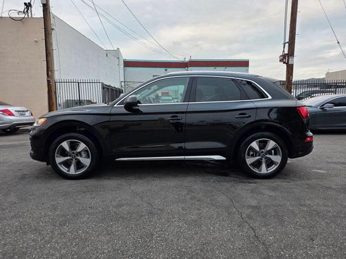2022 Audi Q5 40 Premium Plus