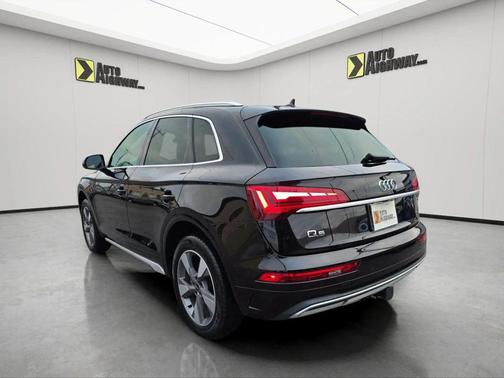 2022 Audi Q5 40 Premium Plus