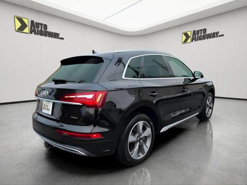 2022 Audi Q5 40 Premium Plus