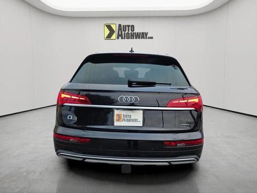 2022 Audi Q5 40 Premium Plus