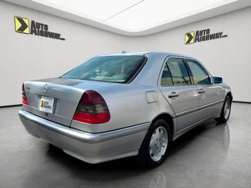 2000 Mercedes-Benz C-Class Base