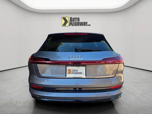 2021 Audi e-tron Premium