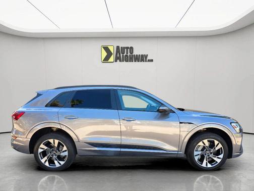 2021 Audi e-tron Premium