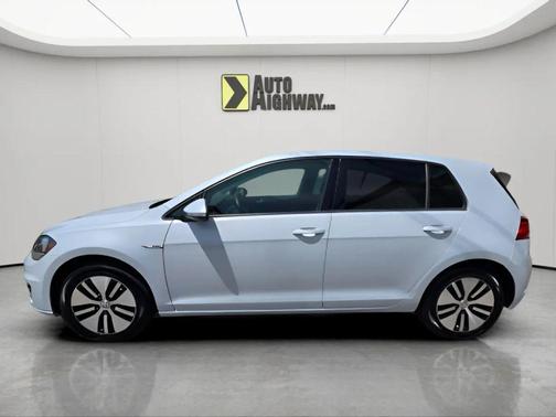 Pure White 2019 Volkswagen e-Golf SE