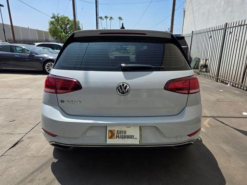 Pure White 2019 Volkswagen e-Golf SE