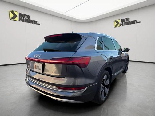 2019 Audi e-tron Premium Plus