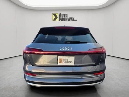 2019 Audi e-tron Premium Plus