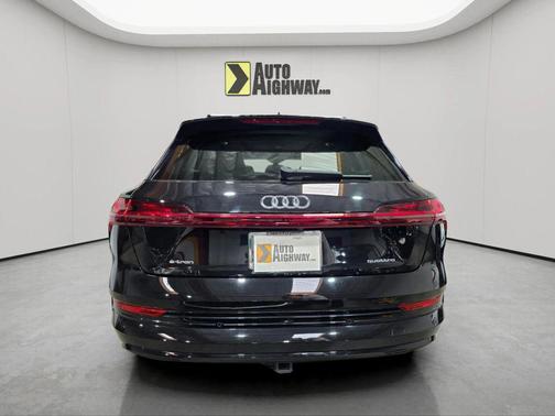 2022 Audi e-tron Premium
