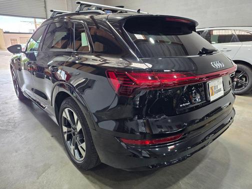 2022 Audi e-tron Premium