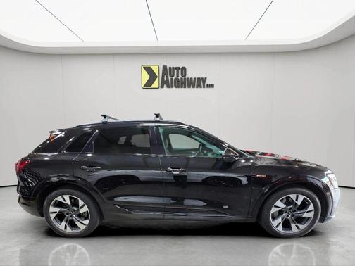 2022 Audi e-tron Premium