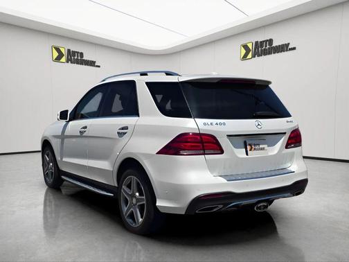 White 2016 Mercedes-Benz GLE-Class GLE 400 4MATIC