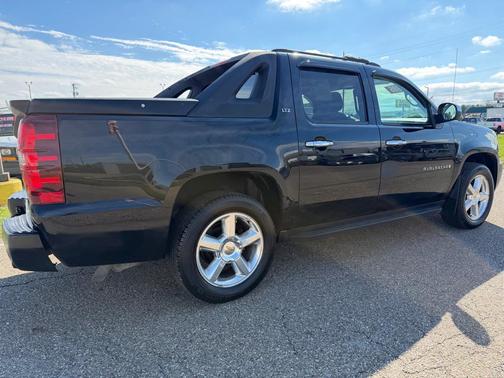 Black 2008 Chevrolet Avalanche 1500 LT