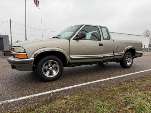 1998 Chevrolet S-10 Base