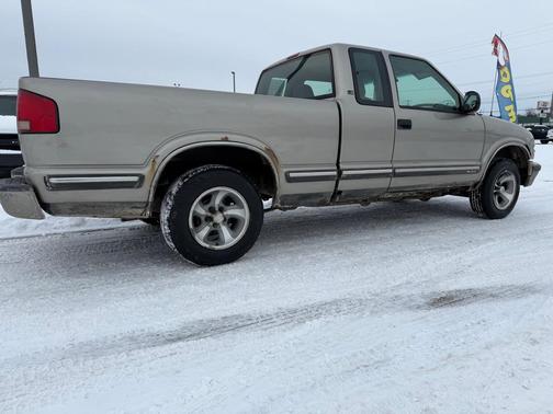 1998 Chevrolet S-10 Base