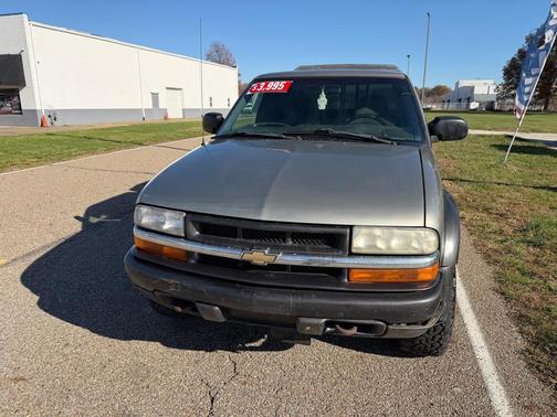 2000 Chevrolet S-10 LS