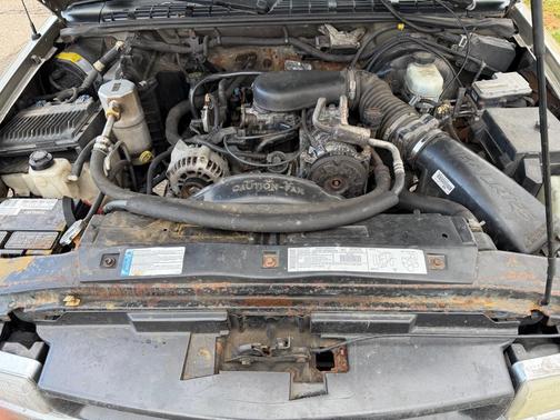 2000 Chevrolet S-10 LS