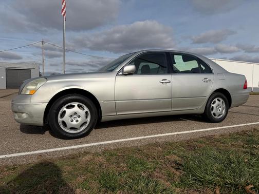 2001 Lexus LS 430 Base