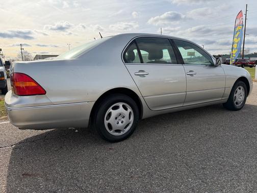 2001 Lexus LS 430 Base