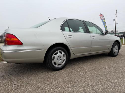 2001 Lexus LS 430 Base