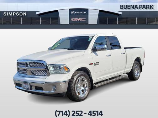 Bright White Clearcoat 2018 RAM 1500 Laramie