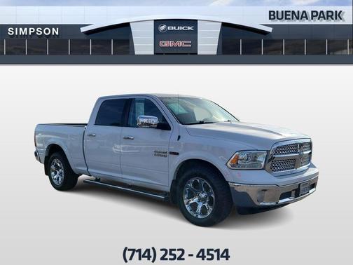 Bright White Clearcoat 2018 RAM 1500 Laramie