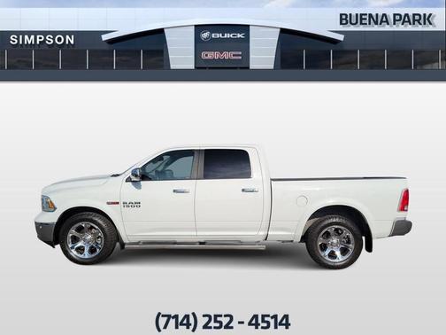 Bright White Clearcoat 2018 RAM 1500 Laramie