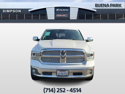 Bright White Clearcoat 2018 RAM 1500 Laramie