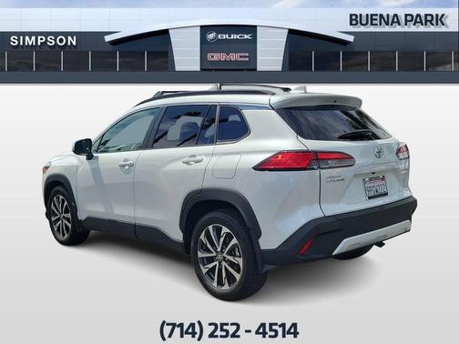 Pearl 2024 Toyota Corolla Cross XLE