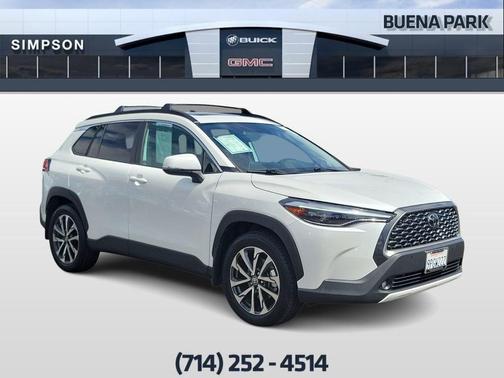 Pearl 2024 Toyota Corolla Cross XLE