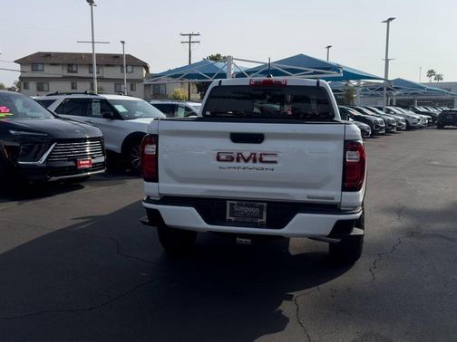2025 GMC Canyon Elevation