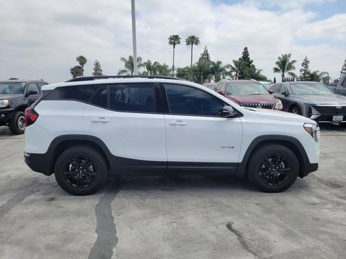 2022 GMC Terrain AT4