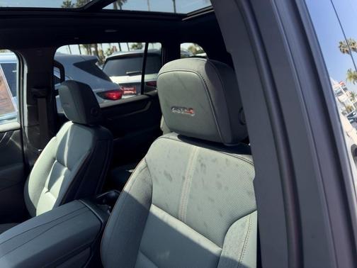 2025 GMC Acadia AT4