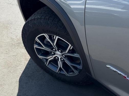 2025 GMC Acadia AT4