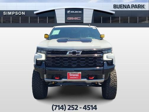Summit White 2025 Chevrolet Silverado 1500 ZR2
