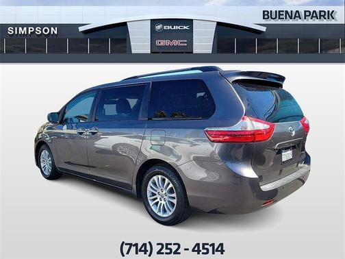 2016 Toyota Sienna XLE