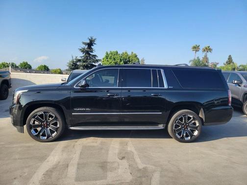 2017 GMC Yukon XL SLT