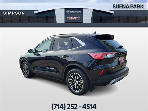 2022 Ford Escape PHEV Titanium