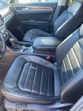 2018 Volkswagen Atlas 3.6L SEL Premium
