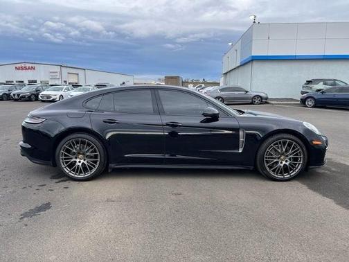 2023 Porsche Panamera RWD