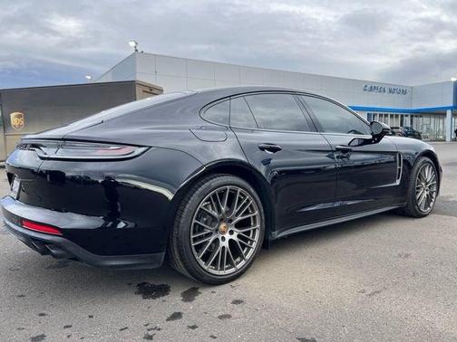 2023 Porsche Panamera RWD