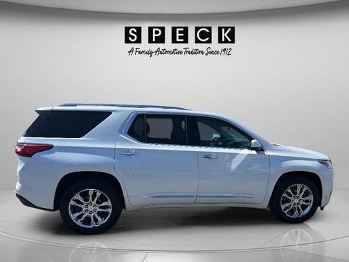 Iridescent Pearl Tricoat 2019 Chevrolet Traverse High Country