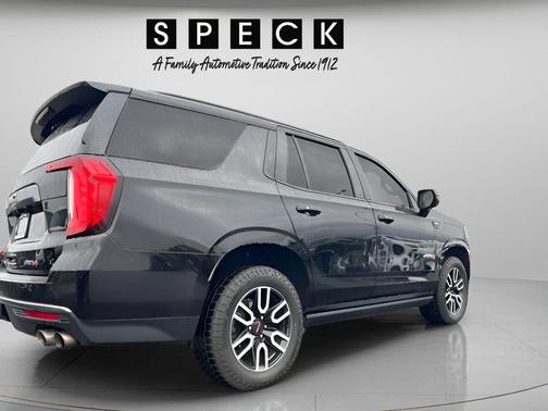 Onyx Black 2022 GMC Yukon AT4