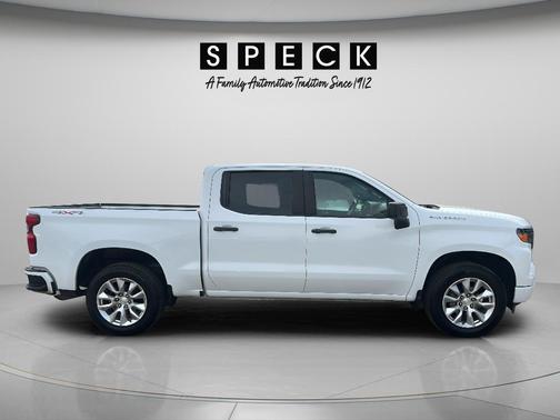Summit White 2022 Chevrolet Silverado 1500 Custom
