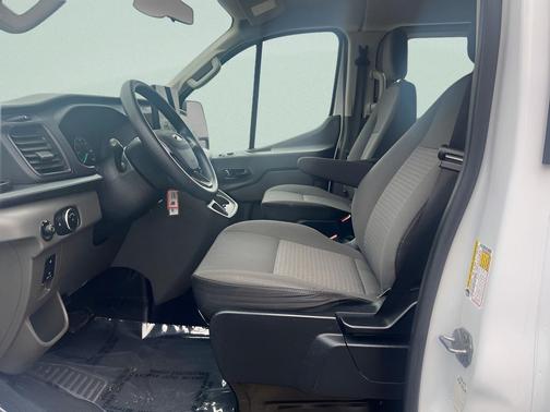 Oxford White 2022 Ford Transit-350 XLT
