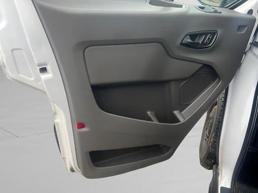 Oxford White 2022 Ford Transit-350 XLT