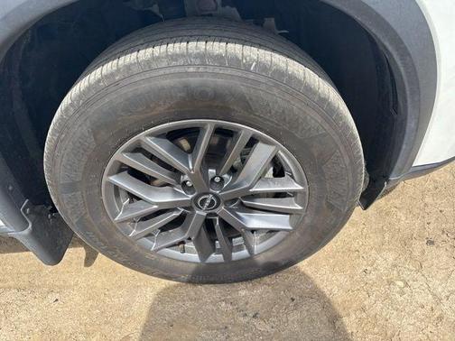 Everest White P 2024 Nissan Rogue S