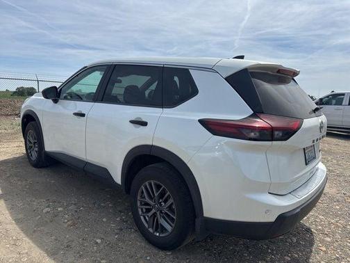 Everest White P 2024 Nissan Rogue S