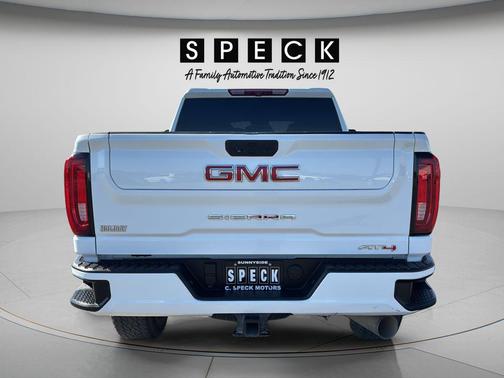 Summit White 2022 GMC Sierra 2500 AT4