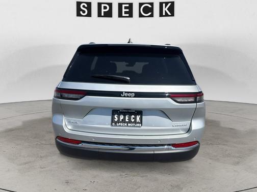 Silver Zynith 2026 Jeep Grand Cherokee Laredo X